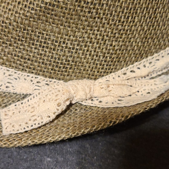 Fedora - Picture 4 of 4